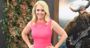 Melissa Joan Hart destacou o biquíni oceânico que ela tirou em sua nova foto de perfil do Instagram