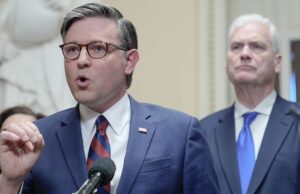 Presidente Johnson rejeita projeto de lei do DHS do Senado sobre ICE e financiamento de fronteira