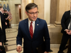 Câmara aprova correção de financiamento do DHS, pois a paralisação será a mais longa da história