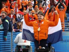 Zitskier Jeroen Kampschreur conquista a primeira medalha de ouro da Holanda nas Paraolimpíadas.