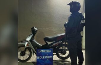 A motocicleta roubada foi descoberta no bairro de Juan Felipe Ibarra