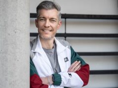 O antigo treinador do Ajax nem estava sentado no carro quando leu a notícia sobre o seu sucessor: aqui está a sua história.