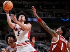 Arizona finalmente superou o obstáculo do Sweet 16 com uma vitória sobre o Arkansas