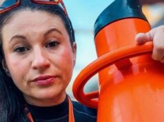 Filha gasta mais de £ 11.000 procurando ossos desaparecidos da mãe depois que ela foi misteriosamente assassinada e jogada em uma vala