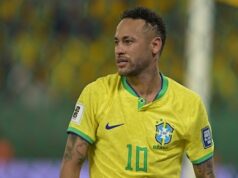 Neymar passa pelo Brasil para acampamento da Copa do Mundo: ‘Claro que estou decepcionado’