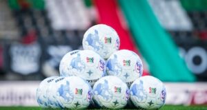 O técnico do PSV, Peter Bosz, continua confiante no atacante Myron Boadu na semifinal contra o NEC.