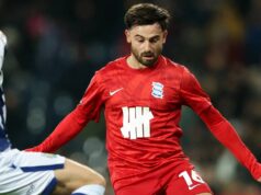 Davies abriria a estrela do Birmingham City, “Electric”.