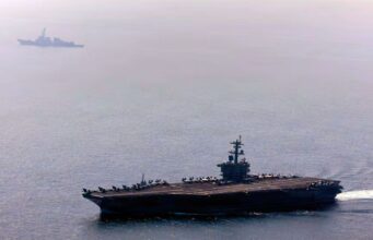 O porta-aviões americano Abraham Lincoln foi atacado pelo míssil IRGC.