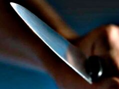 Um homem foi esfaqueado após agredir uma mulher em uma reunião