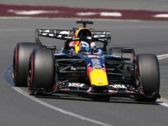 Max Verstappen atrás das Ferraris no caótico primeiro treino livre, Lando Norris pronto rapidamente