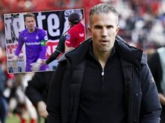 Robin van Persie não se choca com a insatisfação entre os jogadores do Feyenoord: ‘Isso me deixa muito feliz’