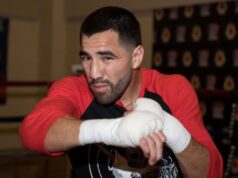 Rooney Reeves abraça o “lado mental” de seu retorno.