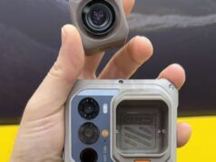 Uma das câmeras deste telefone robusto é a câmera de ação pop-out