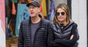 Savannah Guthrie aparece em público pela primeira vez desde o desaparecimento de sua mãe.