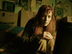 Britt Lower e Rhea Seehorn entregam a mercadoria em um mistério paranóico