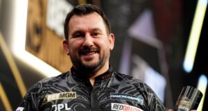 Jonny Clayton promete atacar na Premier League enquanto olha para o coelho Michael van Gerwen na Ordem de Mérito | Notícias sobre dardos