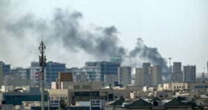 O Irã lançou ataques a vários países depois que os Estados Unidos afundaram um navio de guerra