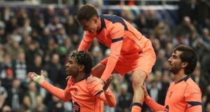 O Barça jogou bem contra o Newcastle na Liga dos Campeões, com Lamine Yamal cobrando pênalti no último segundo.