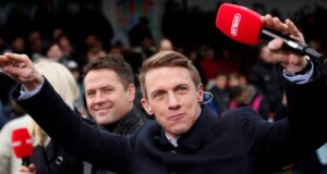 Stephen Warnock foi atingido pelo jogador “extraordinário” do Arsenal que surpreendeu contra o Mansfield Town.