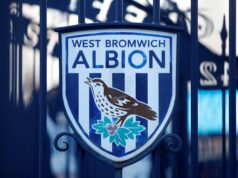 Representantes do West Brom responderam a rumores de negociações com Slaven Blake