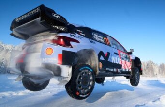 Hyundai desenvolve carro Rally1 WRC 2026 enquanto aguarda decisão de 2027