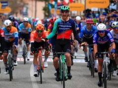 Tobias Lund Andresen conquistou a vitória após uma sequência caótica no terceiro round. Tirreno-Adriático