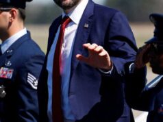 ‘Eu não quero ir para a prisão’: J.D. Vance evita pergunta difícil sobre o Irã