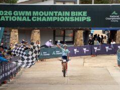 A australiana Rebecca Henderson venceu seu 13º campeonato nacional consecutivo de mountain bike cross-country, enquanto o neozelandês Anton Cooper ficou em 11º.