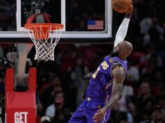 Luka Doncic (40 pontos) e LeBron James (30) levaram o Lakers à vitória sobre o Rockets
