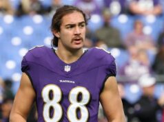 Espera-se que o tight end Charlie Kolar se junte aos Chargers em um contrato de três anos