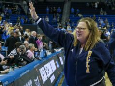 Cori Close, da UCLA, diz que o sucesso dos Bruins a afetou