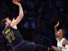 Todos os cinco titulares marcaram dois dígitos na vitória do Lakers sobre os Pelicans