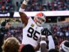 O poeta Myles Garrett foi acusado de excesso de velocidade pela nona vez