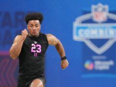 Classificações combinadas da NFL; quatro títulos de conferências de basquete universitário