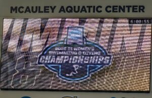 O técnico de mergulho de Indiana, Drew Johansen, defende mudanças na NCAA