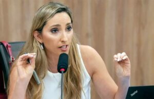 Julia Estrada questionou informações oficiais do governo