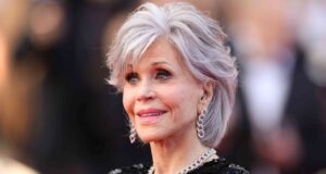 Jane Fonda "favorito" Os compradores dizem que o hidratante de US $ 18 funciona muito bem "raramente usa maquiagem"