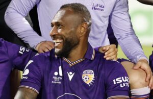 Os defensores do Perth Glory, Brian Kaltak e Tejan McKenna, ganham os prêmios de jogador masculino e feminino do ano em 2025-26