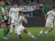Jude Bellingham é chamado de ‘desavergonhado’ pelos fãs enquanto os replays mostram a estrela do Real Madrid agindo após alegar que foi atingido no rosto
