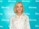 Lisa Kudrow revela que o elenco de ‘Friends’ ainda obtém ganhos restantes incríveis 20 anos após o final