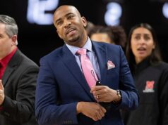 O ex-assistente de basquete feminino de Nebraska, Chuck Love, ‘admite ter feito sexo com um jogador’ após ser atingido por um processo chocante