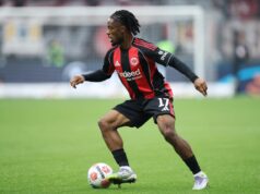 Diferentes fontes divergem sobre o preço pedido por Frankfurt para Elye Wahi