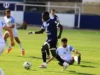 Aliens iluminam a competição por rebotes na liga profissional