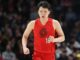 NBA multa Trail Blazers e suspende Yang Hansen