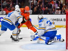 Os Blues aumentaram suas esperanças no play-off com uma vitória por 4 gols sobre os Ducks