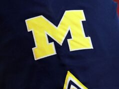 O PG cinco estrelas Brandon McCoy Jr. se comprometeu com Michigan para a turma de 26