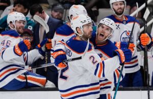 Connor McDavid fez três gols em uma noite de 5 pontos para levantar os Oilers