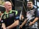 Van Gerwen dá primeiro passo rumo à vitória em Brighton. Littler, que foi vaiado, também terá que deixar o campo em breve.