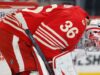 Os Red Wings perderam, estendendo a mais longa seca de playoffs da NHL