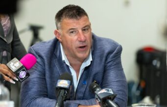 A NFL não está analisando a situação de Mike Vrabel-Diana Rossini.